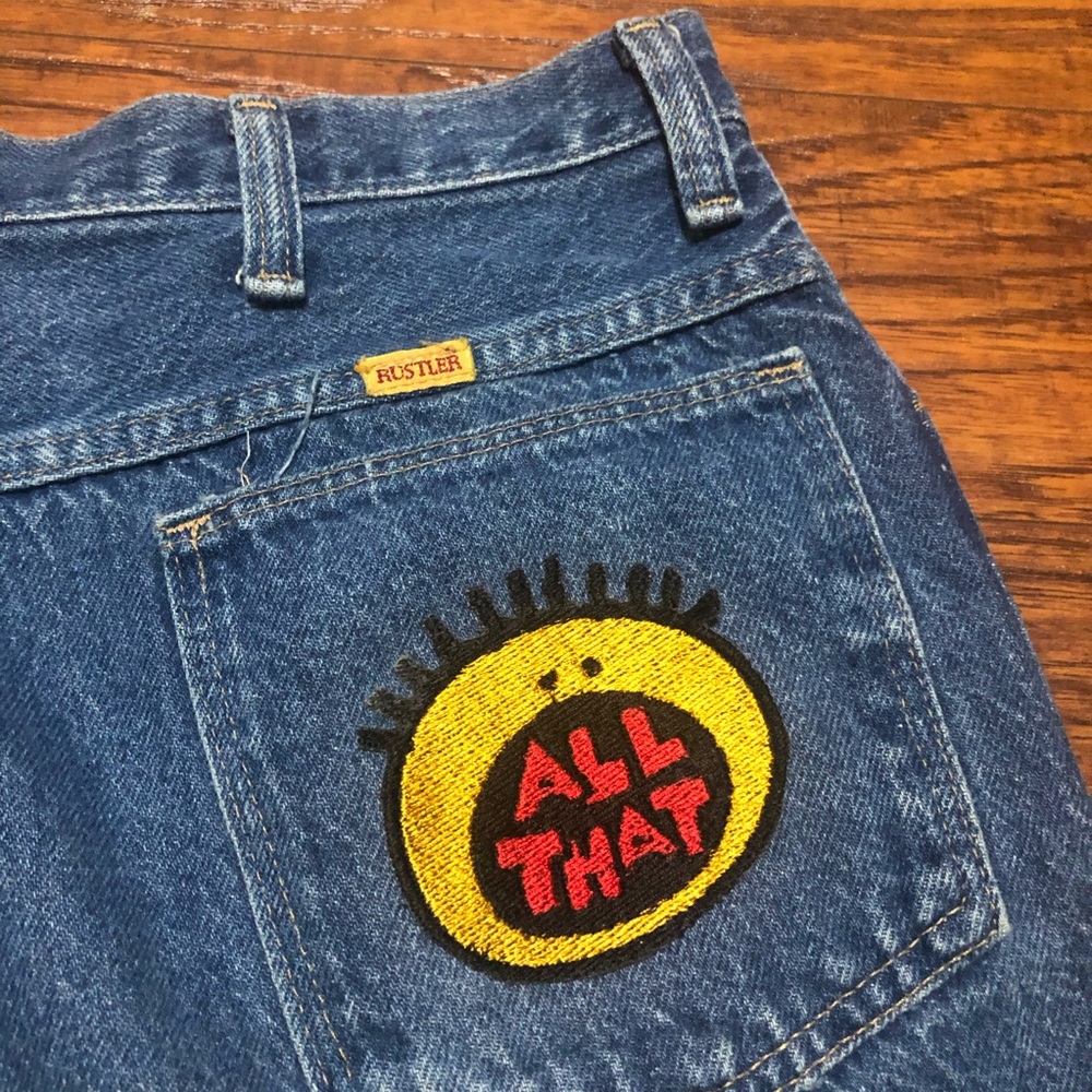 These vintage shorts are ALLLL THAT!
